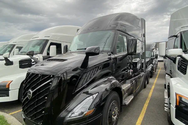Volvo VNL 860 Edge - Black